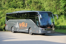 Fernreise- und Reisebus